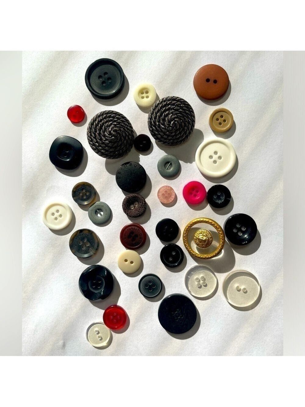Buttons Vintage Bundle Lot 30+ Pieces